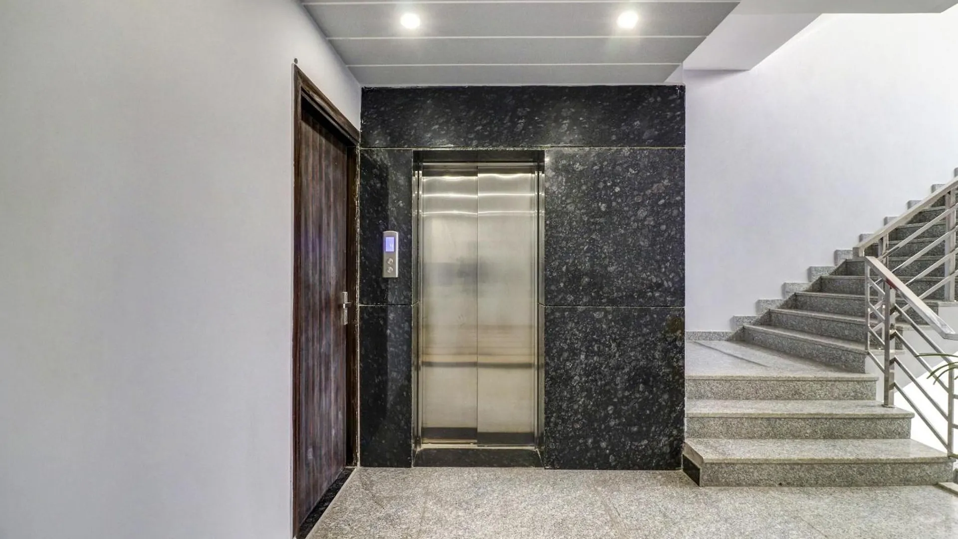Hotel O Rk Residency Gurgaon Indien